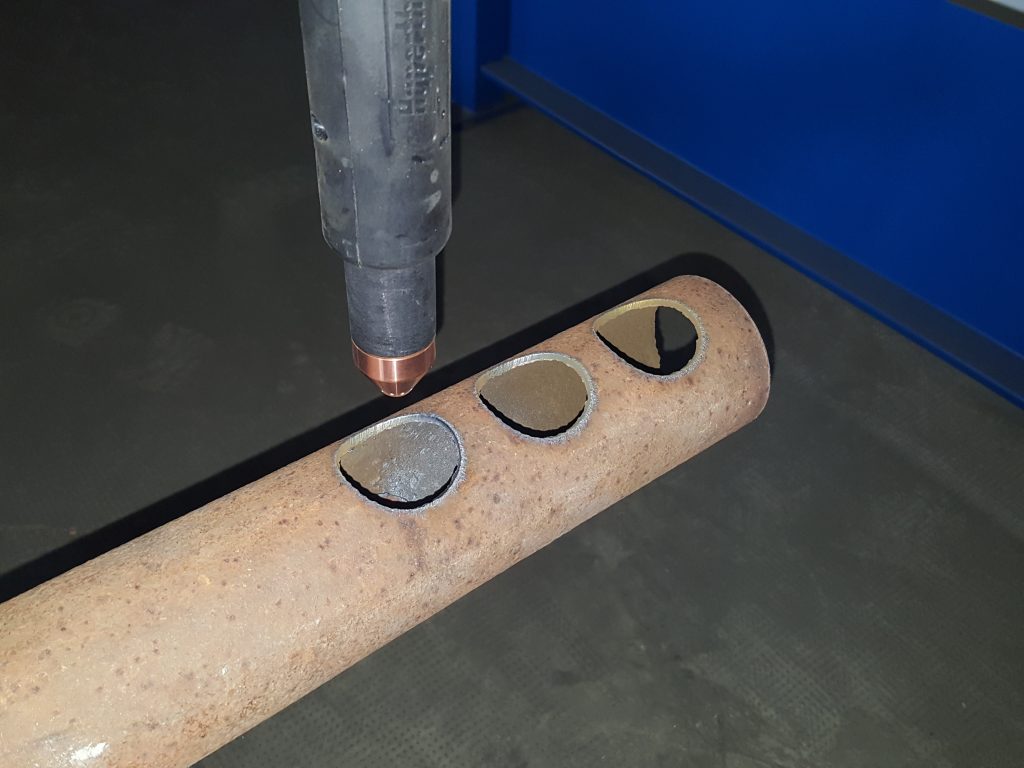 Confectionarea gaurilor in teava prin debitare cu plasma 8 debitare teava cu plasma 1024x768 1